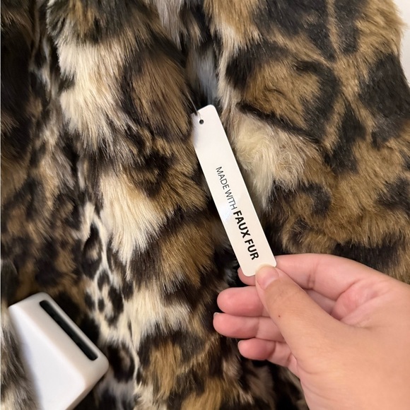 New! Torrid sz 1 Faux Fur Leopard Cheetah Coat with Pockets 1X - Picture 5 of 5